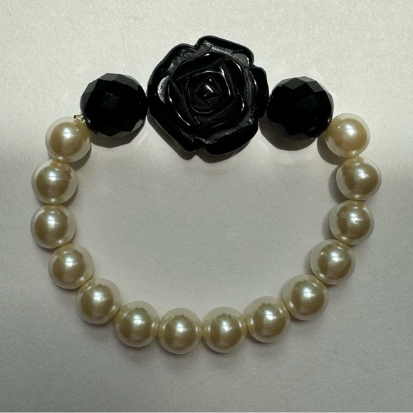 Vintage Anthropologie Black Rose Faux Pearl Stretch Statement Bracelet - Picture 7 of 14